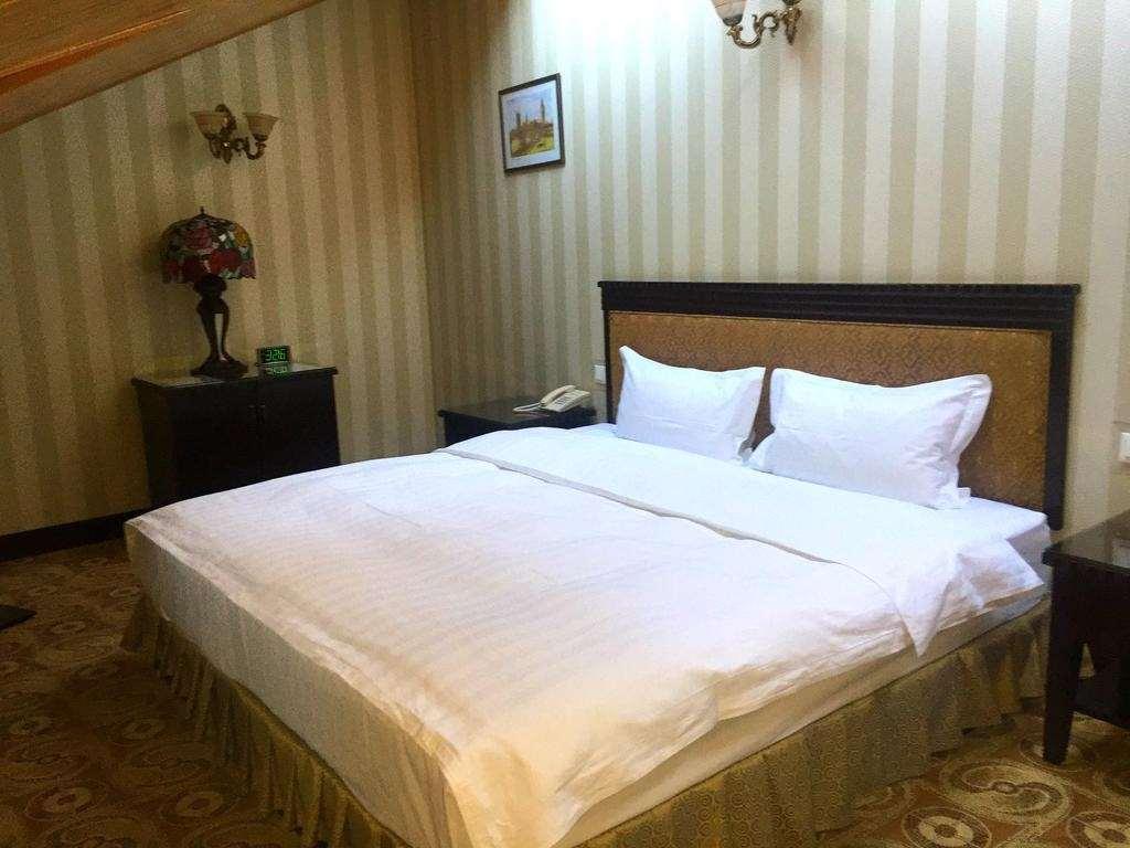 London Hotel Οδησσός Δωμάτιο φωτογραφία